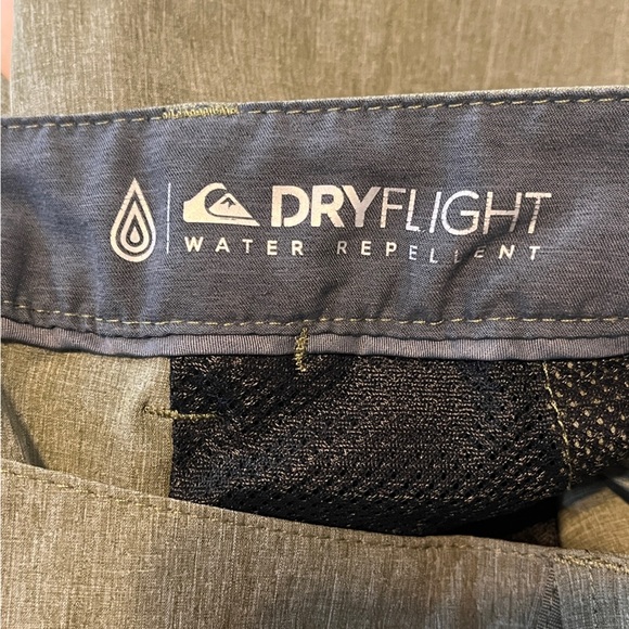 Quiksilver Boys Amphibian Water Resistant Shorts sz 12 - Picture 7 of 9